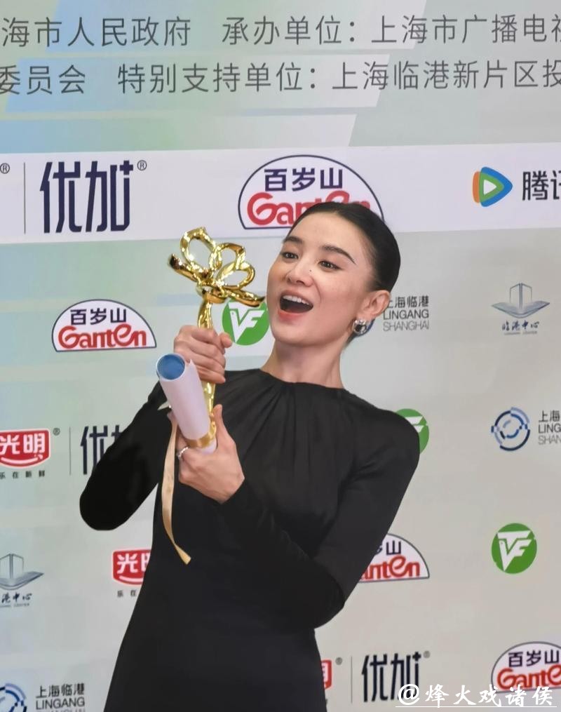 宋佳白玉兰再拿奖却把镜头从绯闻拉回作品，这份清醒你看懂了吗？